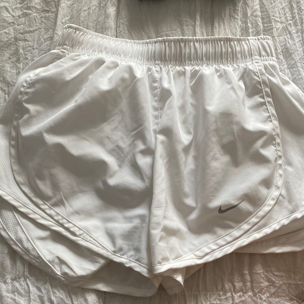 Womens nike running shorts Xs in a white color